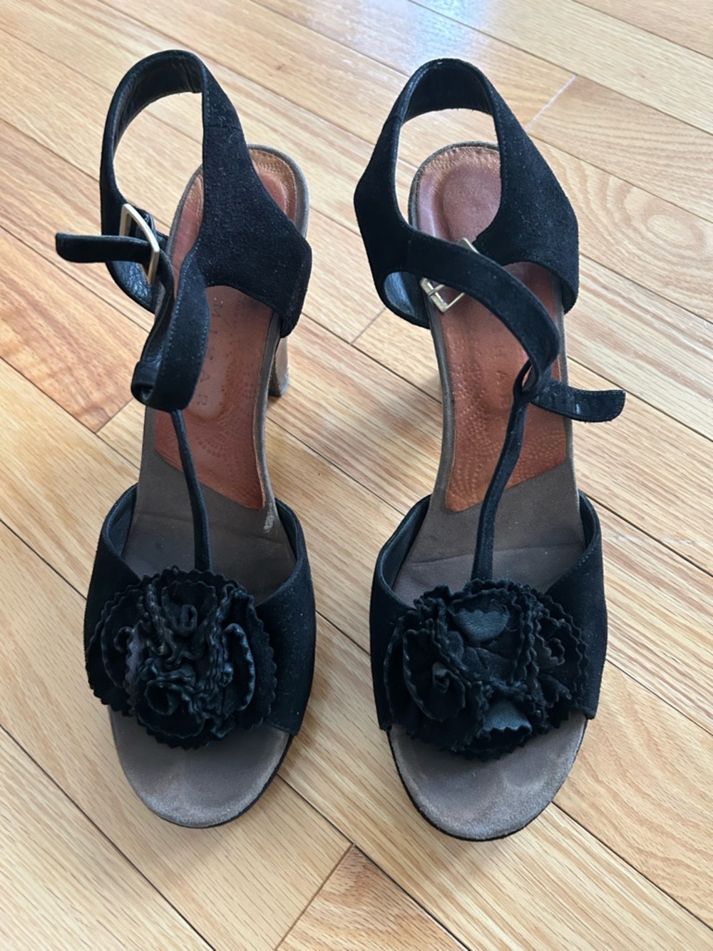 Chie Mihara t-strap sandals size 40